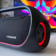 Prezentare Tronsmart Bang - boxa Bluetooth cu putere de 60W ideală pentru orice petrecere, inclusiv la piscină