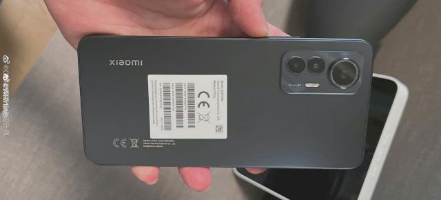 Xiaomi 12 Lite apare în fotografii hands-on! Telefonul aduce un design familiar și pare a fi gata de lansare