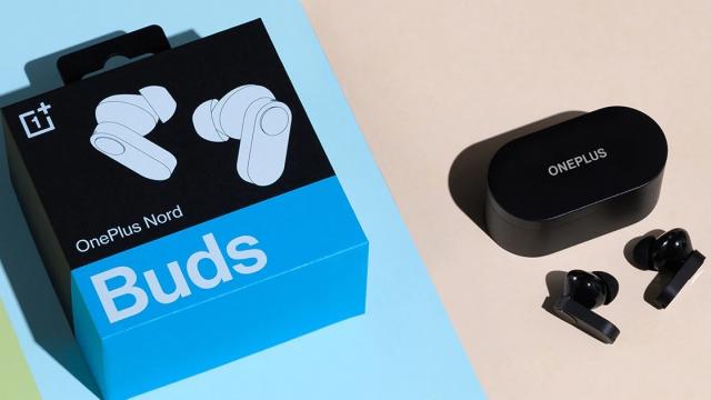 <b>Căștile wireless OnePlus Nord Buds au debutat! Model accesibil cu autonomie de până la 30 de ore și drivere de 12.4 mm</b>OnePlus a anunțat ieri două noi smartphone-uri în India: OnePlus 10R (varianta rebranduită a lui OnePlus Ace) și modelul Nord CE 2 Lite. Alături de aceste telefoane însă, au sosit și căștile OnePlus Nord Buds. Vorbim despre o variantă rebranduită