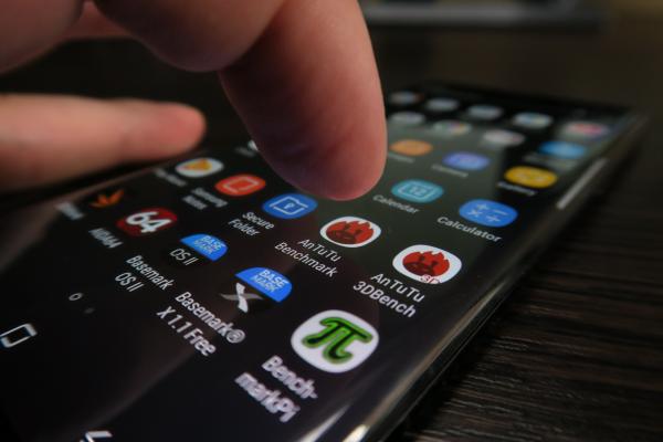 Samsung Galaxy Note 8: Benchmark-uri de podium, deşi uneori sub Galaxy S8