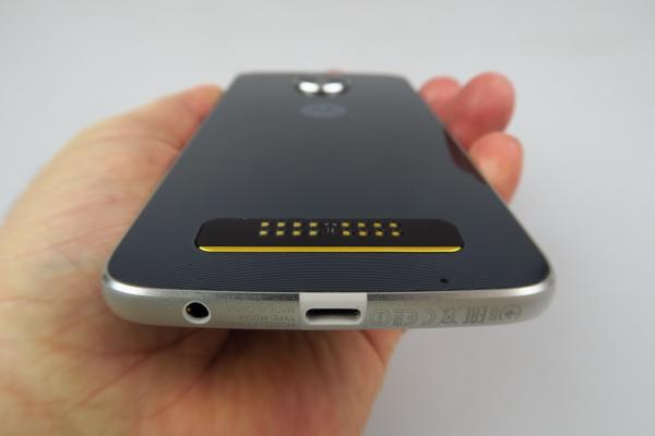 Motorola Moto Z Play: Hardware bun pentru zona mid-range, doar cârcotaşii puteau cere mai mult