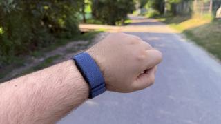 Prezentare Garmin CIRQA: Brățara fără ecran care îți monitorizează corpul, fără să-ți ocupe atenția