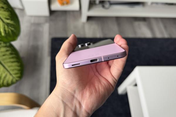 Samsung Galaxy Z Flip8: Acustică stereo axată pe volum crescut, dar vibrațiile vin la pachet