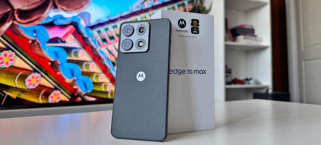 Motorola edge 70 MAX Unboxing: Un soi de Moto Signature pentru cei care pun performanța și bateria înaintea camerei