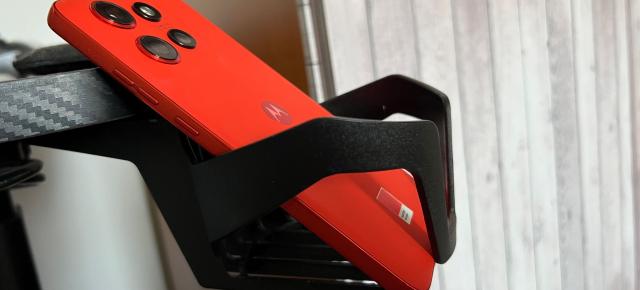 Încă un Motorola edge 70? Varianta edge 70 Neo apare pe web, cu Android 17, design compact