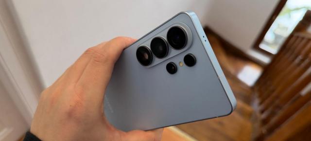 Samsung umblă la detaliile pe care nu le vezi; Galaxy S27 Ultra ar putea avea camere mai subțiri și mai puține reflexii