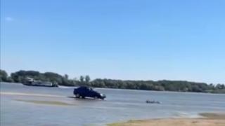De la Nürburgring la Dunărea secată: încă o aventură improbabilă pentru Dacia Logan (video)