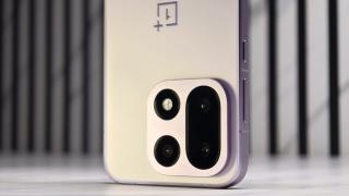 OnePlus 16 se apropie de lansare: apare la certificare și păstrează bateria gigantică de 9.000 mAh