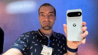 Google Pixel 11 Pro și Pro XL hands-on la Berlin: aceleași camere 120X, două mărimi diferite