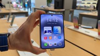 Huawei ar putea lansa în septembrie telefonul 16:10 care păstrează formatul Pura X, dar renunță la balama