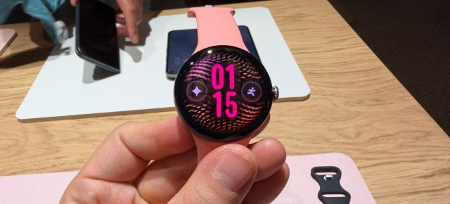Google Pixel Watch 5 hands-on la Berlin: Gemini devine mai util, iar modelul de 45 mm ajunge la 72 de ore de autonomie