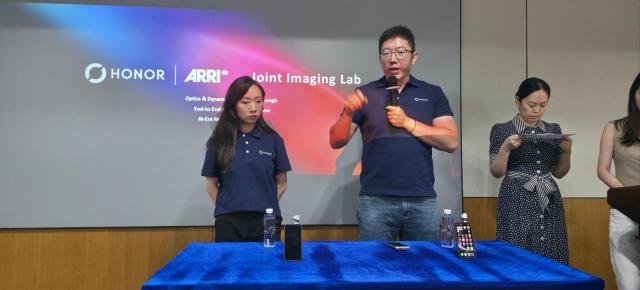 "Vindem ROBOT Phone în pierdere şi facem experimente cu ARRI pentru Magic-uri mai bune!" Interviu cu mai marii HONOR Imaging