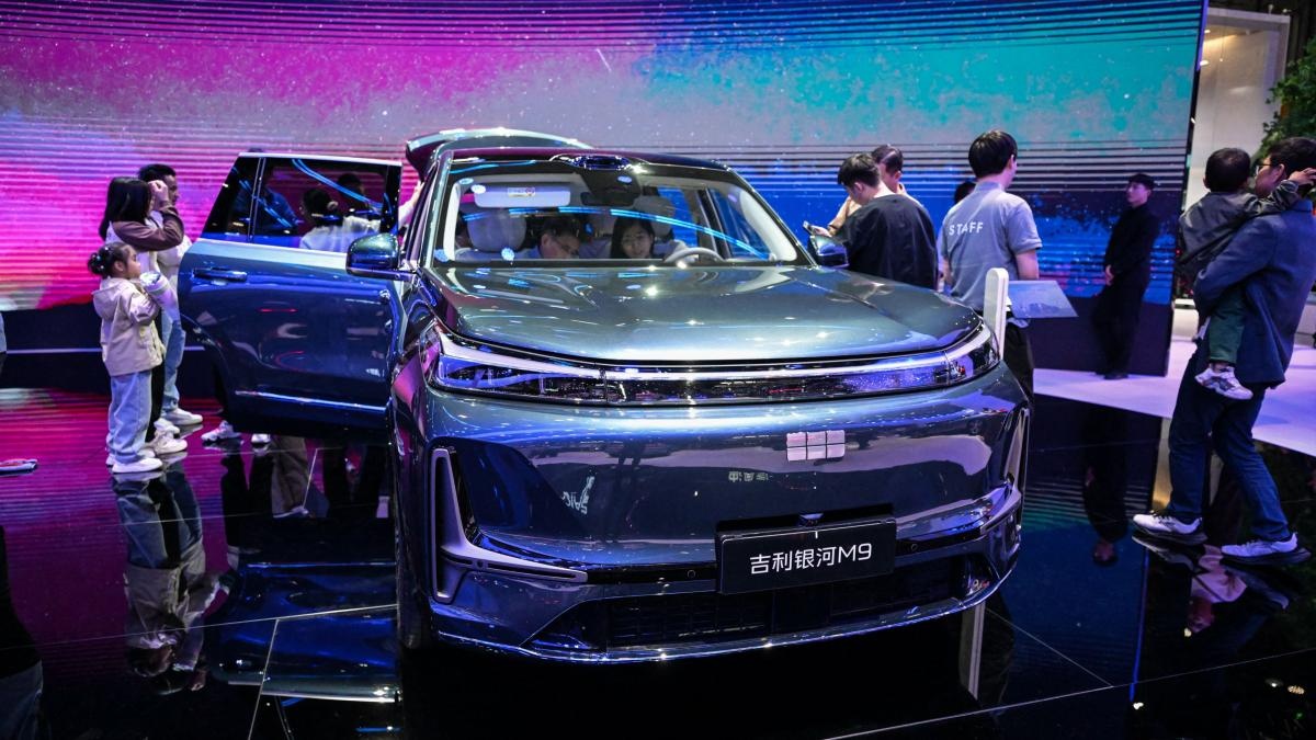Mașinile electrificate au ajuns la 31,4% din piața mondială; China controlează 62% din segmentul „new energy”
