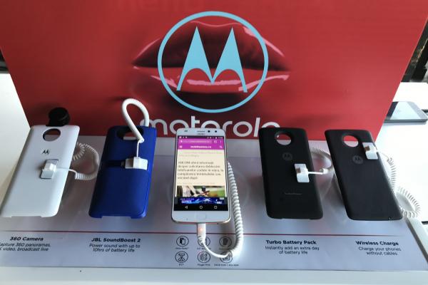 Motorola Mod: TurboPower & Moto Style Shell