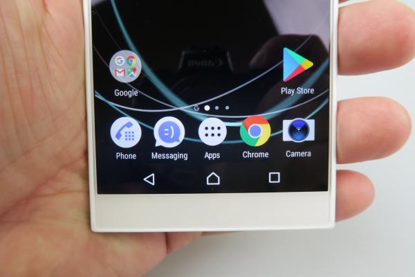 Sony Xperia L1: Display luminos, dar doar HD