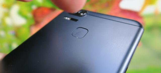 ASUS ZenFone Zoom S: Design metalic incredibil de subţire pentru ce hardware primim