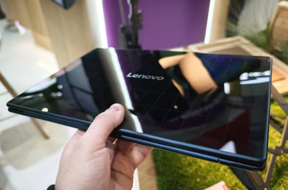 Lenovo Yoga Solar PC la MWC 2025: Lenovo-Yoga-Solar-PC_021.jpg