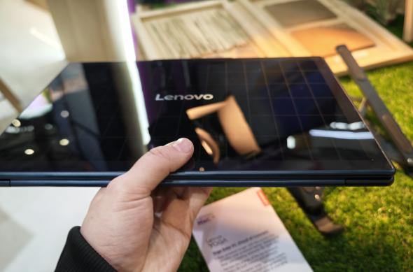 Lenovo Yoga Solar PC la MWC 2025: Lenovo-Yoga-Solar-PC_005.jpg