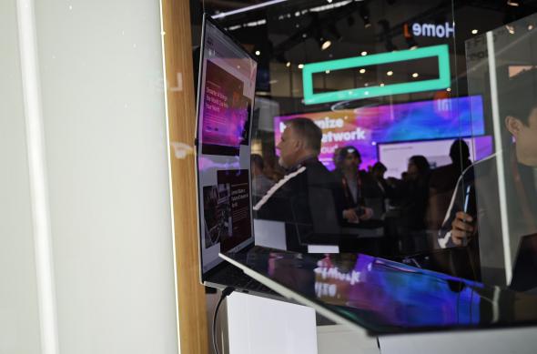 Lenovo ThinkBook Flip (Concept) la MWC: Lenovo-ThinkBook-Flip_015.jpg