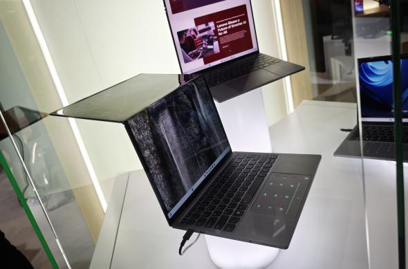 Lenovo ThinkBook Flip (Concept) la MWC: Lenovo-ThinkBook-Flip_009.jpg