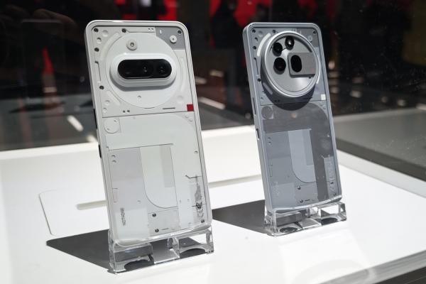 Nothing Phone (3a) și (3a) Pro expuse la MWC 2025; Avem fotografii detaliate!