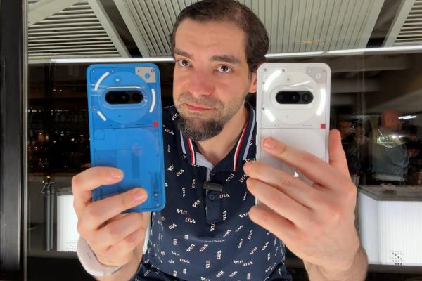 Nothing Phone (3a), video hands-on de la MWC 2025: Am pus mâna pe noul model cu interfață LED Glyph și buton Essential Key programabil