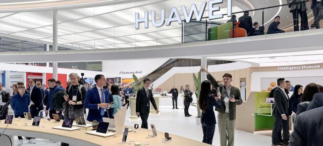 Huawei a fost una dintre companiile care au atras cel mai mult atenția la Mobile World Congress (MWC 2025)