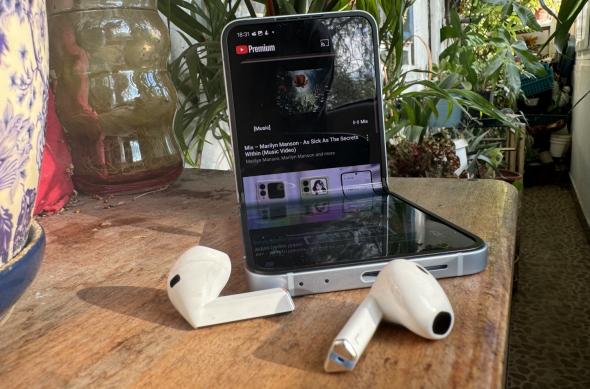 Samsung Galaxy Buds3 - Galerie foto Mobilissimo.ro: Samsung-Galaxy-Buds 3_043.jpg