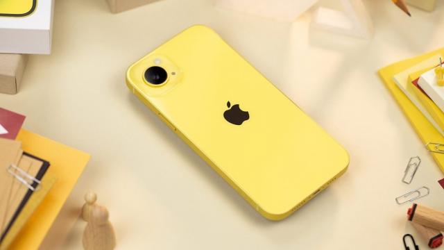 <b>Noi detalii cu privire la iPhone-ul de buget (SE 4) ajung pe web; Ar primi funcții AI Apple Intelligence</b>Ne aflăm la mai puțin de o lună distanță de debutul seriei iPhone 16. Au apărut totuși pe web informații cu privire la iPhone 17 deja, iar ocazional mai apar leak-uri legate de noul telefon „de buget” și anume iPhone SE 4. De această dată jurnalistul