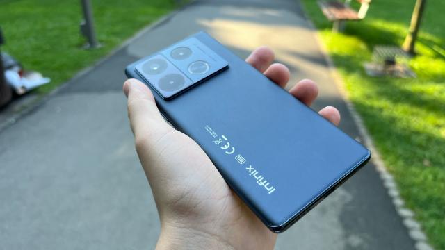 <b>Infinix Note 40 Pro+: Benchmark-urile prezintă un boost modest peste rezultatele lui Note 40 Pro 4G</b>Cu un procesor care pe hârtie ar trebui să livreze extra performanță în comparația cu Helio G99 Ultimate de pe Note 40 Pro 4G, dăm startul capitolului benchmark-uri. Ca reminder, avem aici un Dimensity 7020 dezvoltat pe seama procesului 