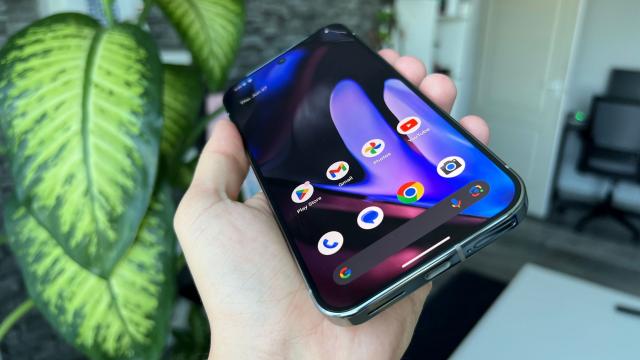 <b>Google Pixel 9 primește "Adaptive Touch" care îmbunătățește răspunsul la atingere, chiar și atunci când ai degetele ude</b>Odată cu seria Pixel 9 cei de la Google au introdus și scanner-ul de amprente ultrasonic pe telefoanele sale, o soluție mai eficientă și mai sigură, dar care pierde la rapiditatea deblocării. Astăzi descoperim că un update proaspăt lansat aduce 