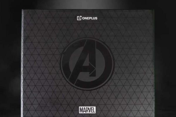OnePlus 10T primește o versiune Marvel și descoperim ce accesorii personalizate aduce în cutie