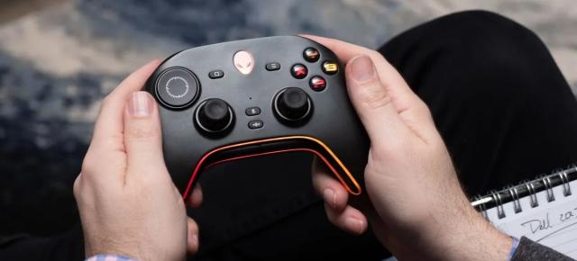 CES 2023: DELL prezintă controller-ul Alienware Concept Nyx, cu iluminare RGB, butoane trigger adaptive și senzor pentru amprente