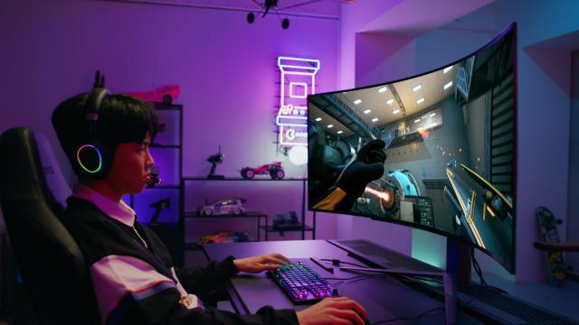 <b>CES 2023: LG lansează primul monitor de gaming OLED de 240 Hz din seria UltraGear</b>Chiar dacă show-ul de tehnologie CES 2023 începe în Las Vegas în prima parte a lunii ianuarie din 2023, iată că au început să apară deja primele anunţuri. LG a prezentat cea mai nouă gamă de monitoare de gaming LG UltraGear