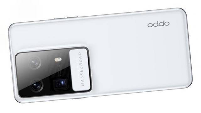 <b>Versiunea de bază OPPO Find X6 va sosi cu trei camere de 50 de megapixeli</b>Îmi amintesc cât de surprins am fost când OPPO Find X2 Pro a venit cu două camere de 48 de megapixeli, apoi a început să apară moda celor două camere de 50 de megapixeli, văzută pe Find X3 Pro. Xiaomi a plusat, oferind 3 camere de 50 