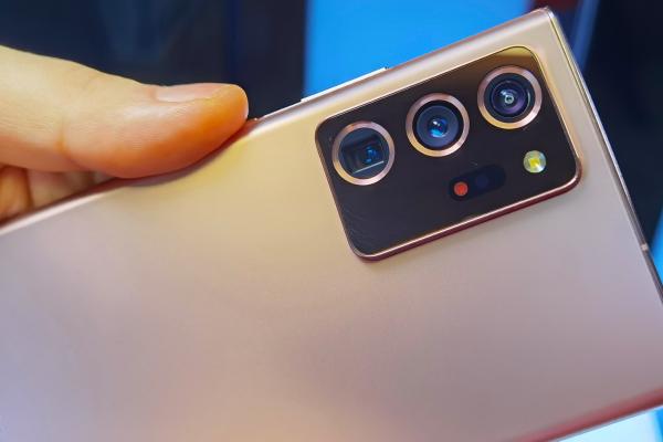 Samsung Galaxy Note 20 Ultra primele impresii: mai sobru, mai business, mai wireless și axat pe audio 