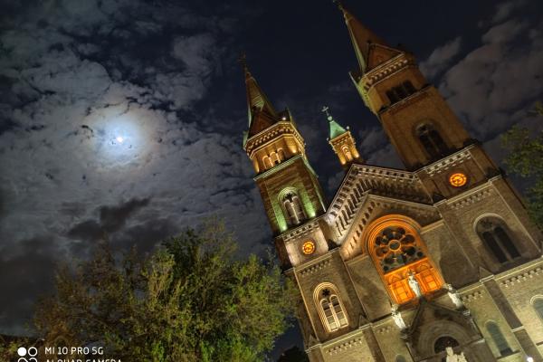 Fotografii low light făcute cu Xiaomi Mi 10 Pro