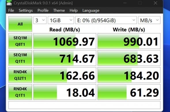 Kingston Dual Portable SSD - Benchmarks: Crystal.jpg