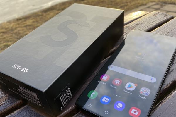 Samsung Galaxy S21+ 5G Unboxing: idei şi impresii după 24 de ore de utilizare (Video)
