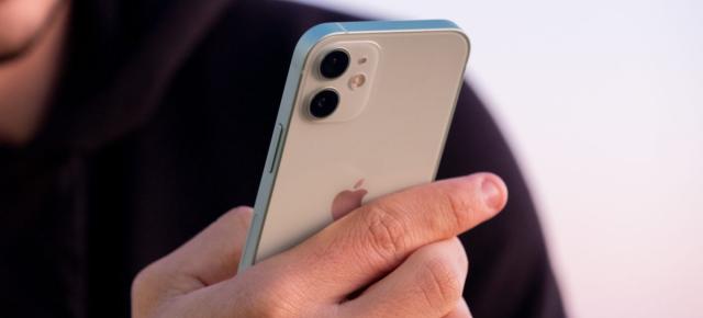 Analiștii sunt de părere că Apple ar putea opri producția lui iPhone 12 Mini 5G din trimestrul următor, pe seama vânzărilor dezamăgitoare