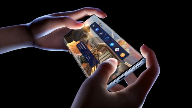 <b>Honor V40 5G devine oficial; Are ecran OLED de 120Hz, CPU Dimensity 1000+ și încărcare la 66W</b>Finalul săptămânii ne aduce și o lansare importantă din zona smartphone, cea a lui Honor V40 5G - primul telefon lansat de brand ca urmare a despărțirii de către Huawei.