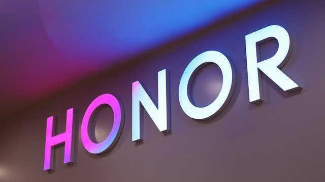<b>Honor anunţă parteneriate cheie cu Qualcomm, Intel, AMD; Are 8000 de angajaţi</b>În cadrul evenimentului de prezentare a lui Honor V40 astăzi am aflat şi detalii despre starea companiei Honor. Ea era vândută de către Huawei pe final de 2020 către un consorţiu chinez