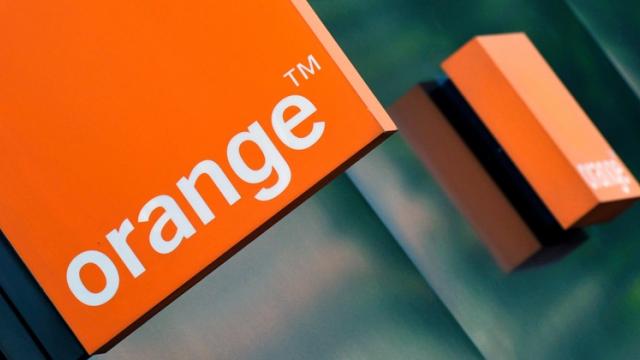 <b>Orange România propune oferte atractive la portare la început de 2021</b>Portarea pare să fie cuvântul cheie al începutului de an 2021, iar Orange vrea să atragă tot mai mulţi clienţi în tabără să. Astfel vine cu oferte speciale, care reduc preţurile abonamentelor sale. Avem detalii despre oferte mai jos cu menţiunea că