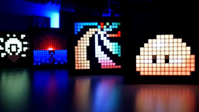 <b>E LUNI e AMAZON: Azi vă recomandăm Divoom Pixoo - Ramă digitală smart pentru pasionații de Pixel Art și nu numai</b>A început o nouă săptămână, iar noi am găsit un nou produs pe amazon.de, evident. De această dată vă prezentăm o ramă foto digitală pentru pasionații de pixel art și nu numai. Divoom Pixoo este un dispozitiv care se poate plasa pe birou, pe noptieră sau