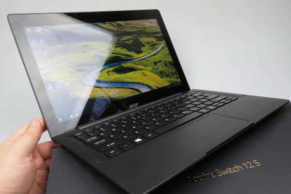 Acer Aspire Switch 12 S Unboxing: primul detaşabil pursânge scos din cutie la Mobilissimo.ro (Video)