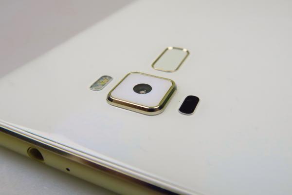ASUS ZenFone 3 ZE552KL: Cameră de top 5 la captura nocturnă, salt impresionant faţă de ZenFone 2