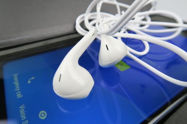 Allview Soul X5 Mini: Multimedia cu acustică satisfăcătoare, dar bas nu prea