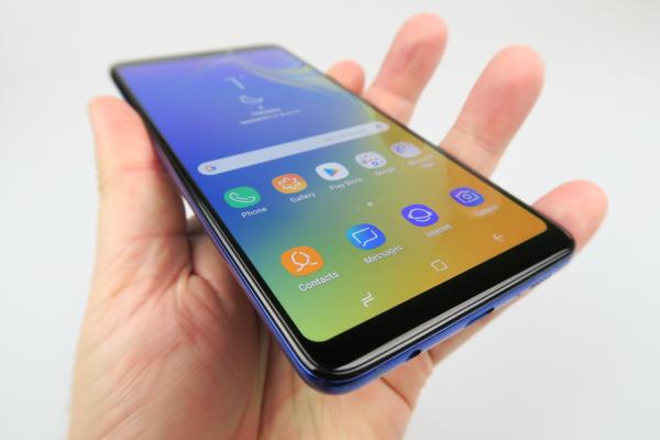 Samsung Galaxy A9 (2018): Conectivitate superioară, de flagship