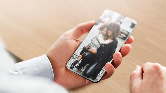 <b>AMS, unul dintre furnizorii Apple dezvăluie un senzor optic integrat sub display; Tehnologia ar putea sosi pe iPhone XI</b>Cum iPhone XS nu a reprezentat un update incremental în materie de look pentru gama de telefoane Apple, este de așteptat ca modelul din acest an (care s-ar numi iPhone XI) să aducă schimbări notabile la acest capitol