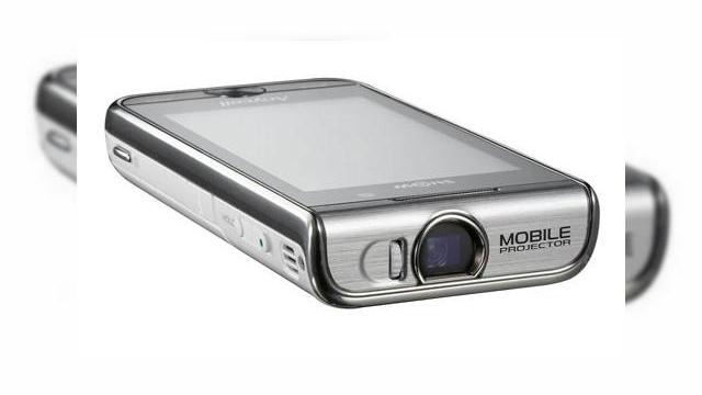 <b>Samsung va prezenta telefoane cu proiector pico DLP la MWC 2009</b>Dupa ce Samsung a anuntat zeci de telefoane noi, toate urmand a fi expuse la Mobile World Congress 2009, iata ca inca doua modele interesante isi fac aparitia. Este vorba despre I7410 si W7900, primele handseturi dotate cu proiector DLP pico. Noile...
